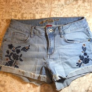 Arizona jean embroidered shorts.